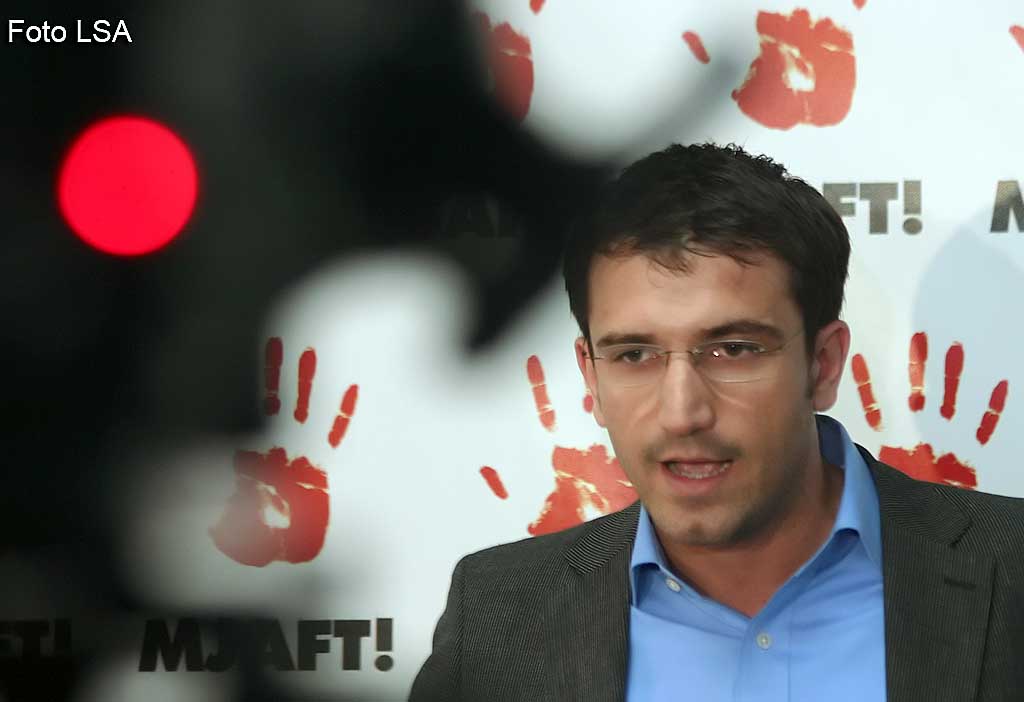 Erion Veliaj mbush 42 vjeç, profili i njeriut të njohur prej 24 vitesh! |  Top Albania Radio | It's time