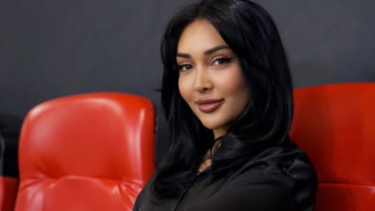  Pse duhet të xhelozoj Françeskën se është    Armela Hyseni zbulon ish banoren e BBV 5 që ka shoqe  Pa ligësi 