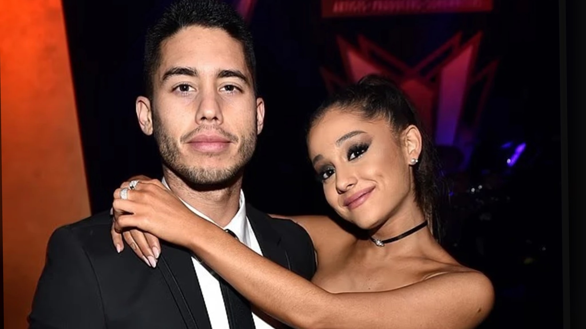 Rikthehet ish i në ditëlindjen e saj  Ariana Grande surprizohet nga Ricky Alvarez gjatë koncertit 