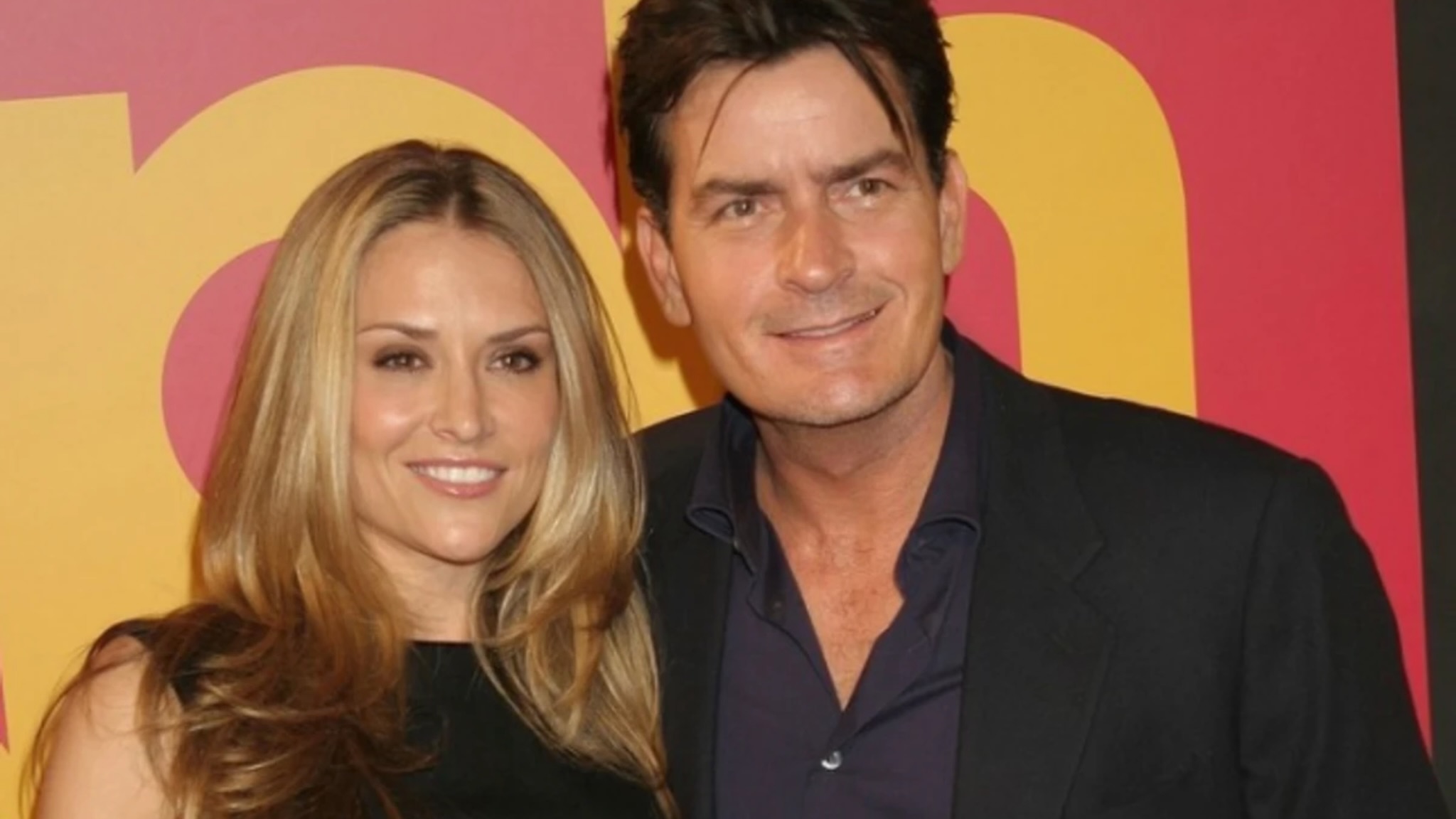 Nga miliona euro detyrime te paqja pas 15 vitesh  Charlie Sheen i jep fund betejës së ashpër me ish bashkëshorten 