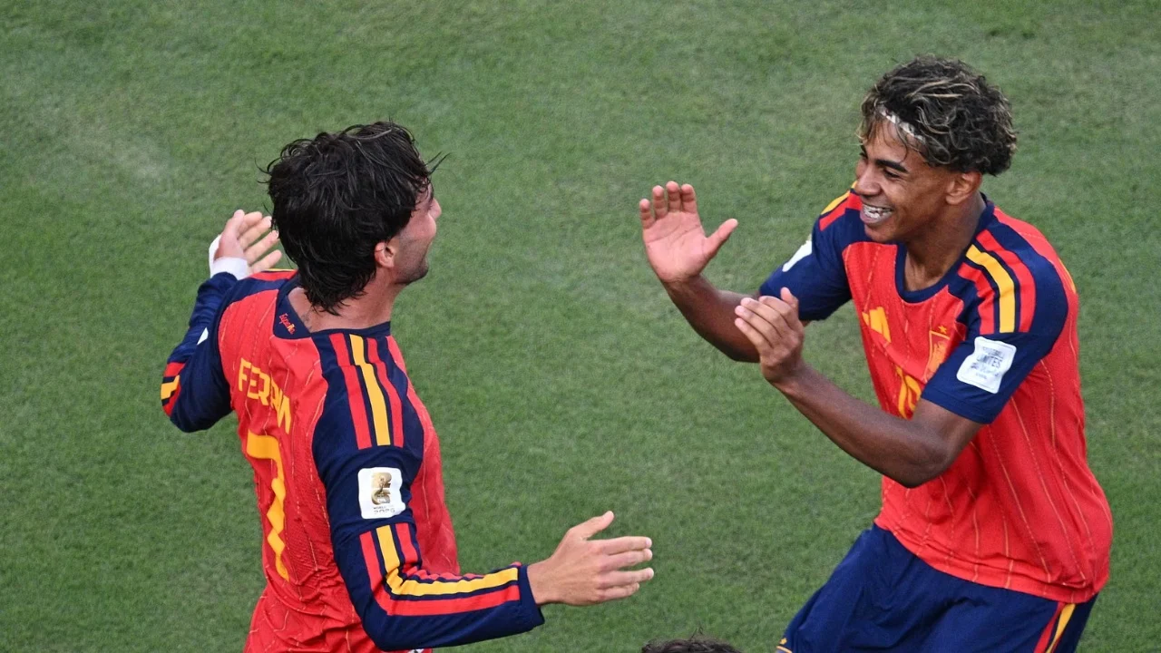 Spanja kampione e Botës për herë të dytë   La Roja t  vendosin një tjetër rekord  pësuan vetëm një gol në tetë ndeshje